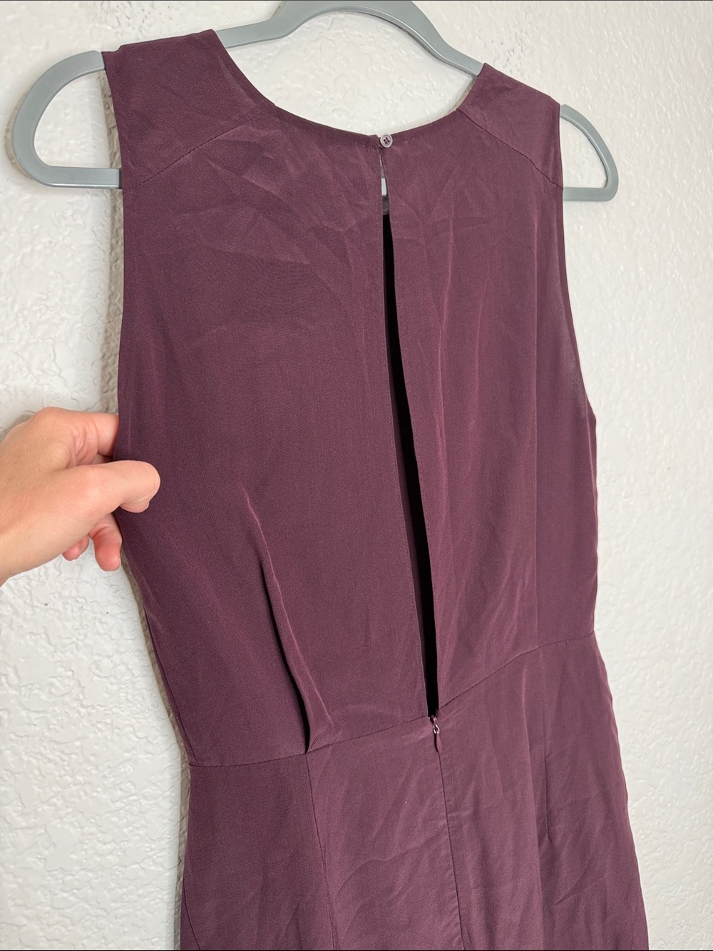 Wilfred 100% Silk Plum Mini Dress Size 4 Sleeveless Peep Open Back - Picture 6 of 6